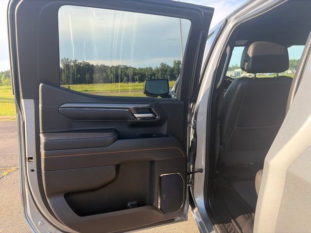 Used 2025 GMC Sierra 1500 AT4 AWD/4WD image 6