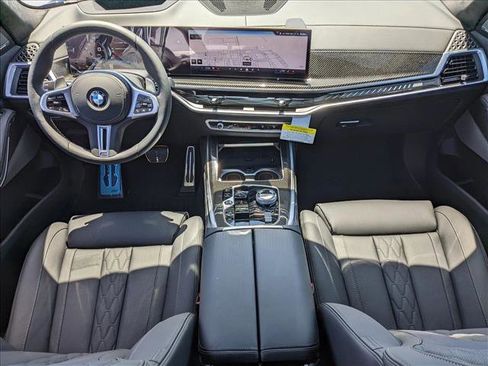 Used 2025 BMW X7 M60i image 14