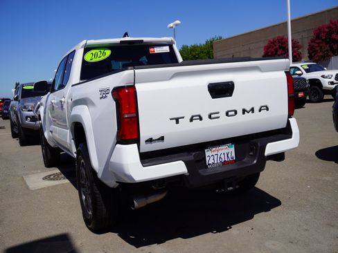 Used 2026 Toyota Tacoma TRD Sport AWD/4WD image 9