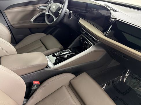 Used 2025 Audi Q5 Premium Plus w/ Premium Plus image 15