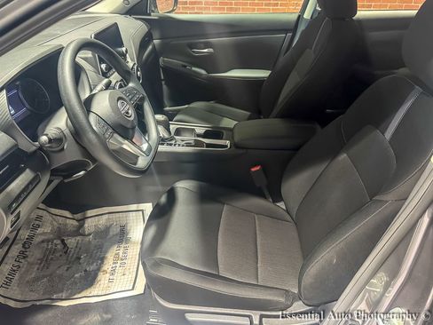 Used 2025 Nissan Sentra SV image 13