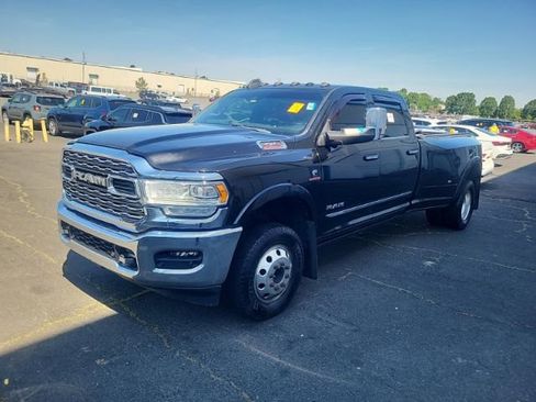 Used 2022 RAM 3500 Limited AWD/4WD image 2