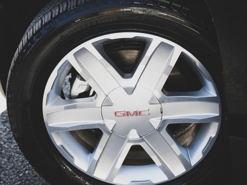 Used 2011 GMC Terrain SLE FWD image 4