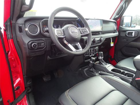 New 2025 Jeep Wrangler Sahara w/ Technology Group image 23