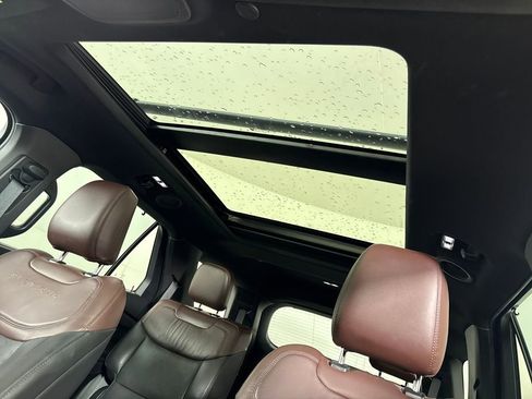 Used 2023 Ford Explorer Platinum w/ Technology Package image 19