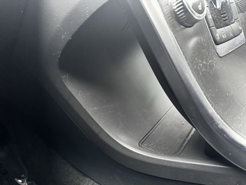 Used 2016 Volvo XC60 T6 w/ Proximity Package image 18