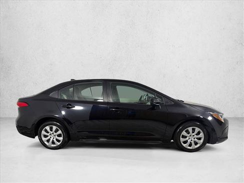 Used 2023 Toyota Corolla LE FWD image 2