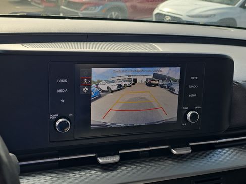 Used 2023 Kia Carnival LX FWD image 24