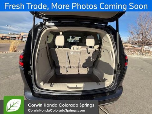 Used 2021 Chrysler Pacifica Touring-L image 15