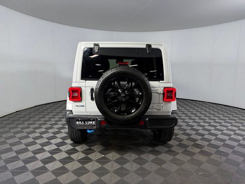 Used 2024 Jeep Wrangler Unlimited Sahara w/ Safety Group AWD/4WD image 9