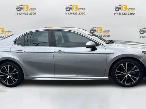 Used 2020 Toyota Camry SE FWD image 4