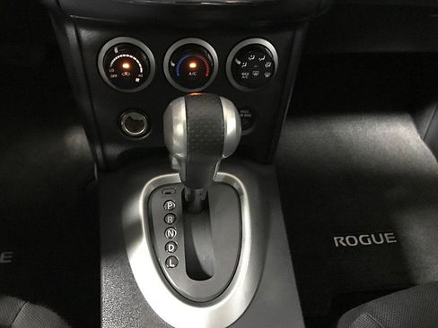 Used 2011 Nissan Rogue S image 27