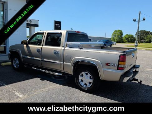 Used 2006 GMC Sierra 1500 SLT w/ Onstar Plus Package AWD/4WD image 4