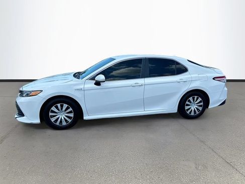 Used 2019 Toyota Camry LE FWD image 4