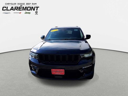 Used 2024 Jeep Grand Cherokee Limited w/ Black Appearance Package AWD/4WD image 3