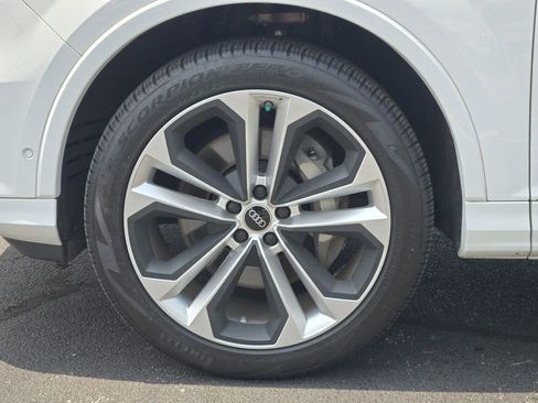 Used 2023 Audi Q7 3.0T Premium Plus AWD/4WD image 13