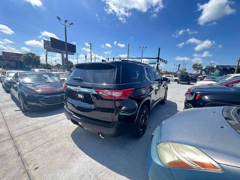 Used 2020 Chevrolet Traverse LT FWD image 3