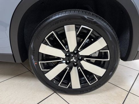 New 2026 Mitsubishi Outlander SE image 26