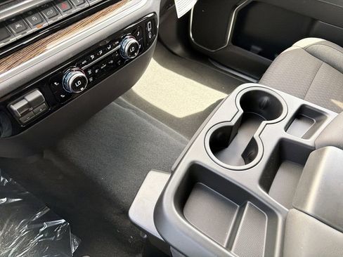 New 2026 GMC Sierra 1500 SLE w/ Max Trailering Package AWD/4WD image 7