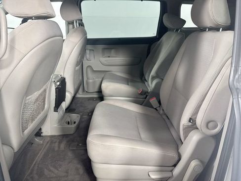 Used 2016 Kia Sedona LX w/ LX Convenience Package FWD image 21