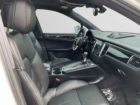 Used 2018 Porsche Macan Turbo AWD/4WD image 15