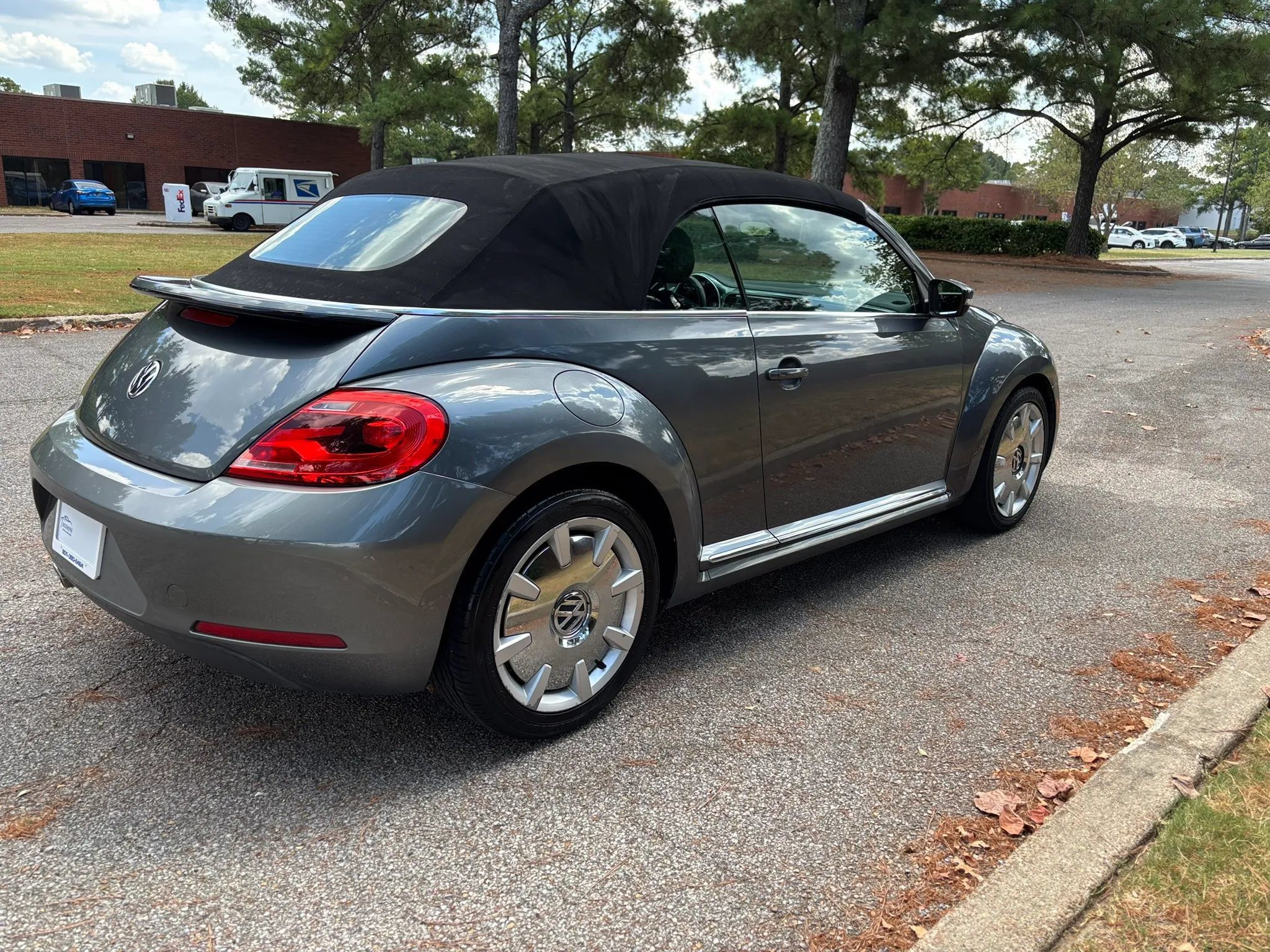 Used 2013 Volkswagen Beetle 2.5 FWD image 6