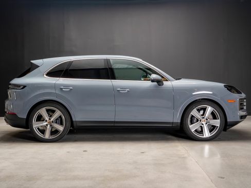 New 2026 Porsche Cayenne AWD/4WD image 8