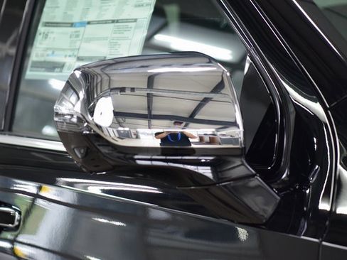 New 2026 Chevrolet Suburban Premier image 14