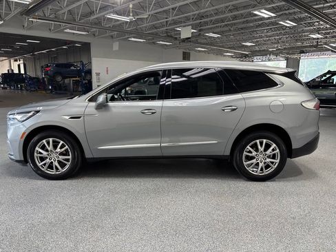 Used 2023 Buick Enclave Essence w/ Experience Buick Package AWD/4WD image 4