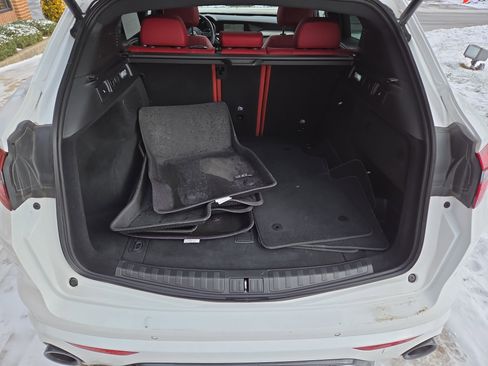 Used 2022 Alfa Romeo Stelvio Veloce image 5