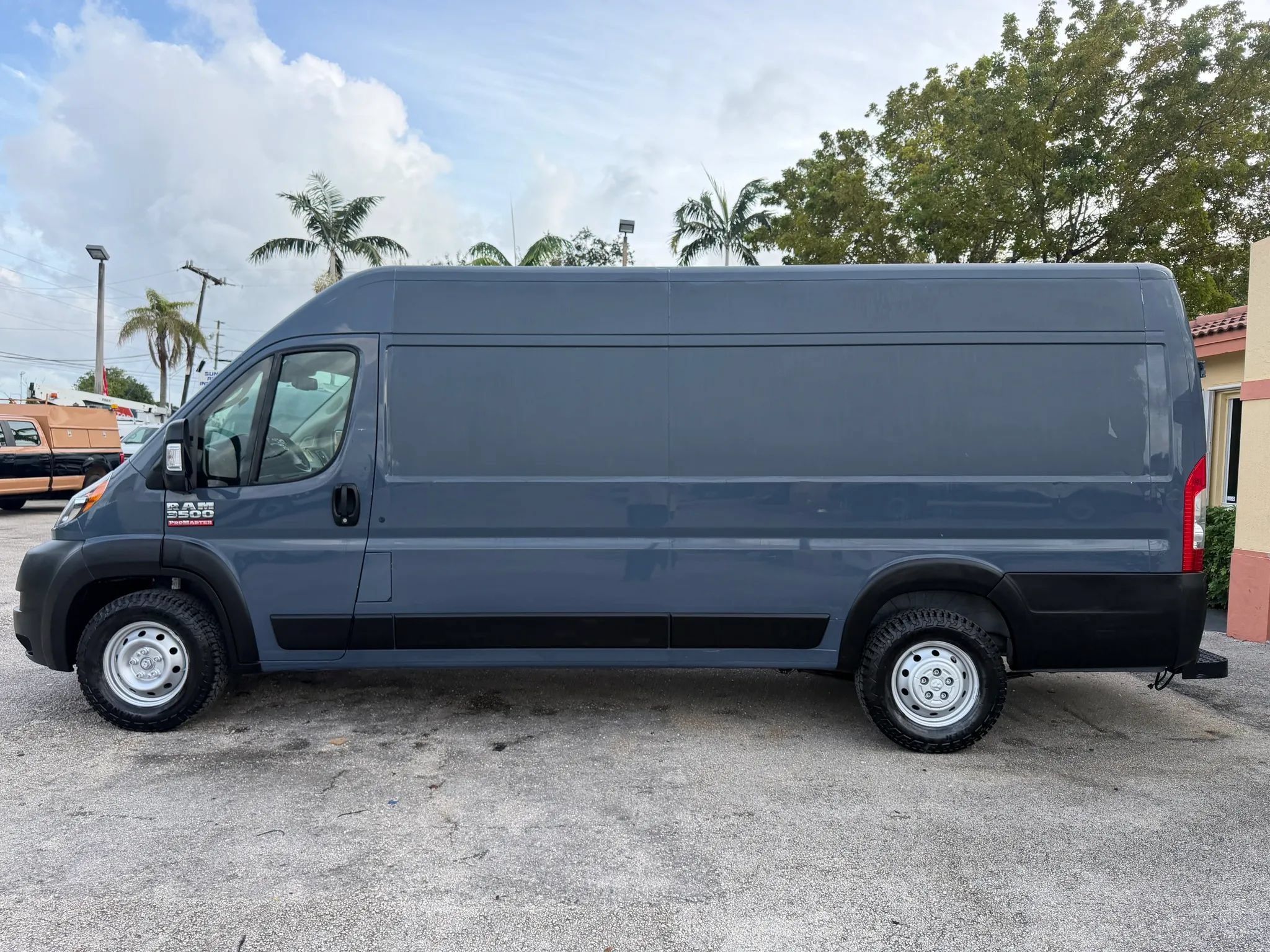 Used 2021 RAM ProMaster 3500 FWD image 2