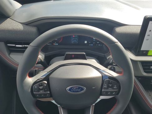Certified 2025 Ford Explorer ST image 23