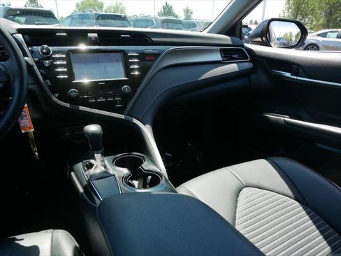 Certified 2020 Toyota Camry SE FWD image 14