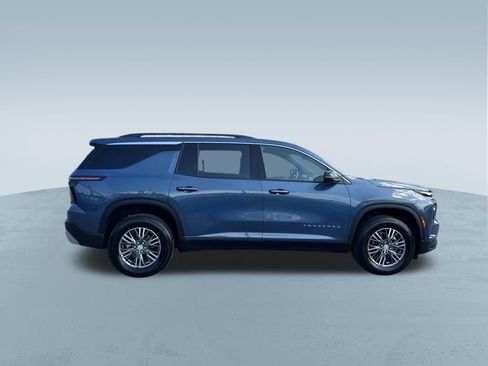 Used 2026 Chevrolet Traverse LT w/ Driver Confidence Package FWD image 9