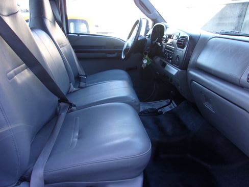 Used 2006 Ford F350 XL image 26