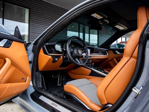 Certified 2023 Porsche 911 Turbo S AWD/4WD image 4