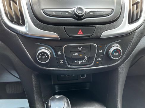 Used 2021 Chevrolet Equinox LT image 36