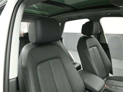 Used 2018 Audi Q5 Prestige w/ Prestige Package image 33