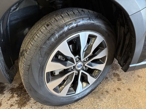 Used 2025 Subaru Outback Limited AWD/4WD image 12