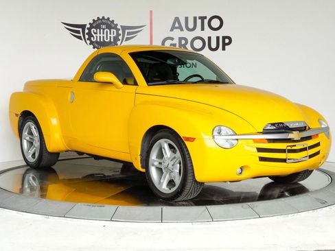 Used 2006 Chevrolet SSR w/ Preferred Equipment Group RWD image 14