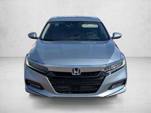 Used 2018 Honda Accord Touring image 2