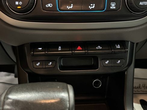 Used 2015 Chevrolet Colorado LT w/ Luxury Package AWD/4WD image 35
