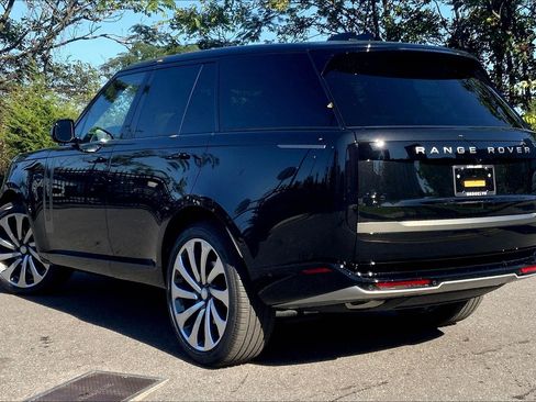 New 2025 Land Rover Range Rover SE image 12