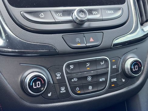 Used 2023 Chevrolet Equinox RS w/ RS Leather Package FWD image 15