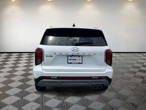 Used 2024 Hyundai Palisade SEL FWD image 5