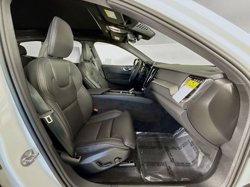New 2026 Volvo XC60 T8 Ultra w/ Climate Package PRO image 29