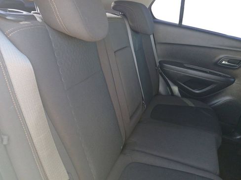 Used 2017 Chevrolet Trax LS image 17