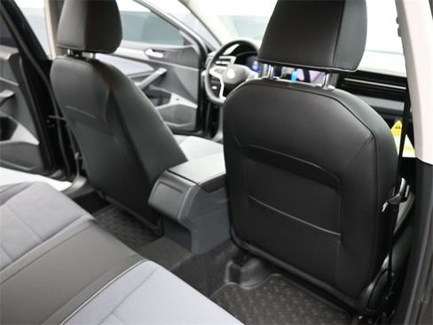 New 2026 Volkswagen Jetta SE image 16