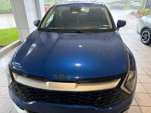 Used 2023 Kia Sportage EX FWD image 2