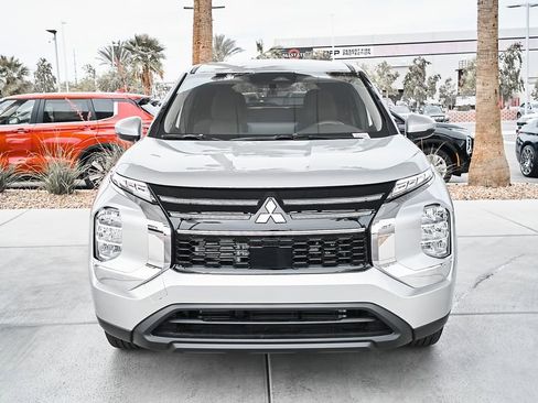 New 2026 Mitsubishi Outlander ES FWD image 6